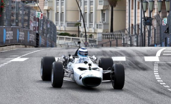 McLaren выкрасит MCL40 в цвета машины 1966 года